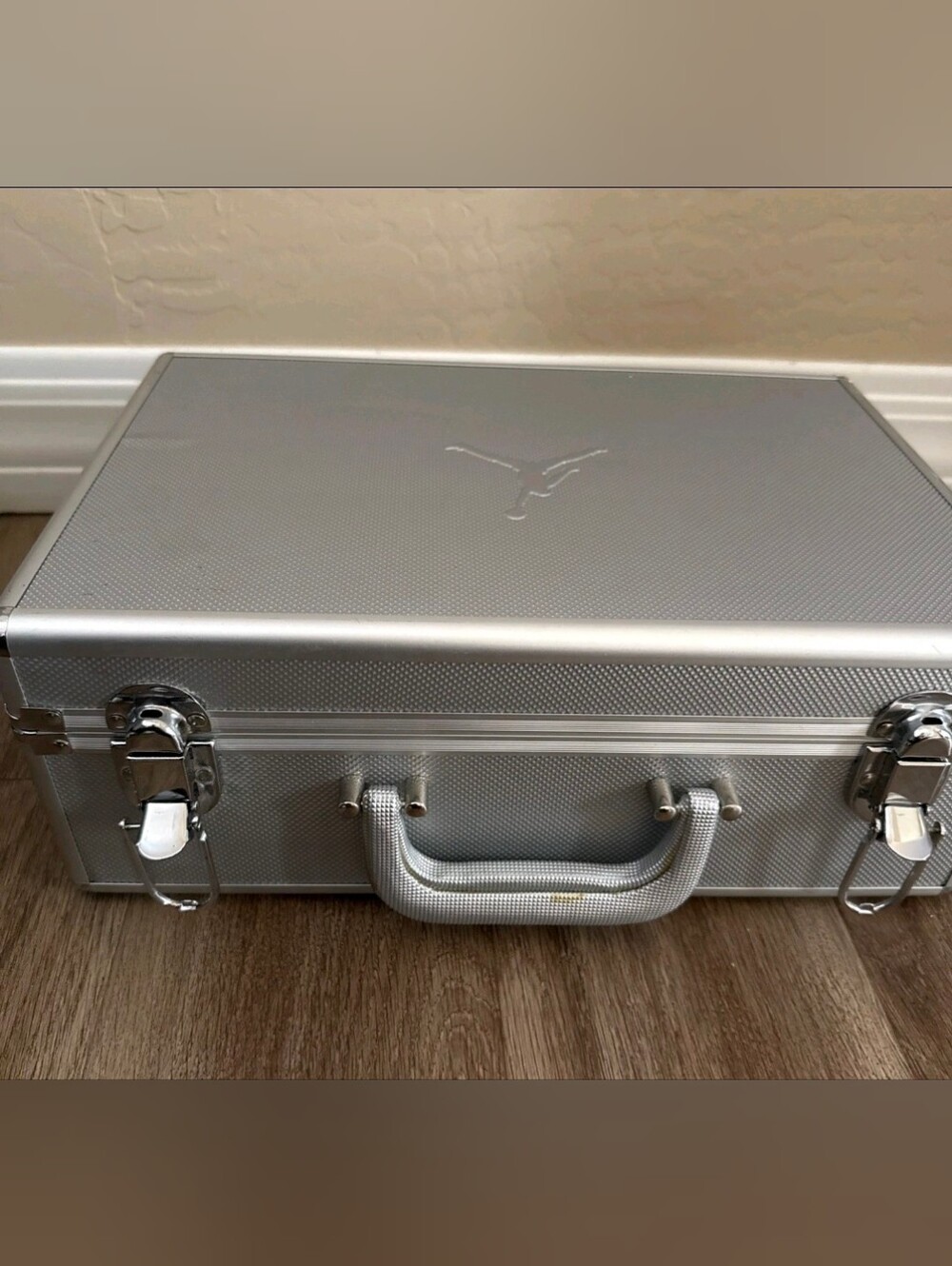 Jordan Silver Metallic Travel Case with Jumpman Emblem - Picture 4 of 4